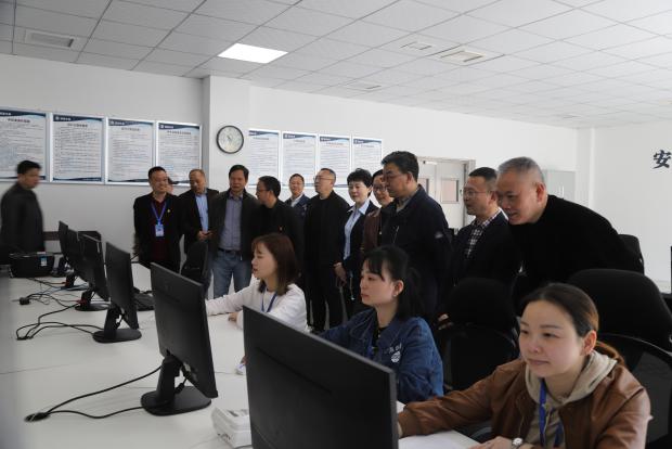 市人大常委會副主任陳厚生率隊調研宜賓市中心城區(qū)水源遷建工程建設管理情況