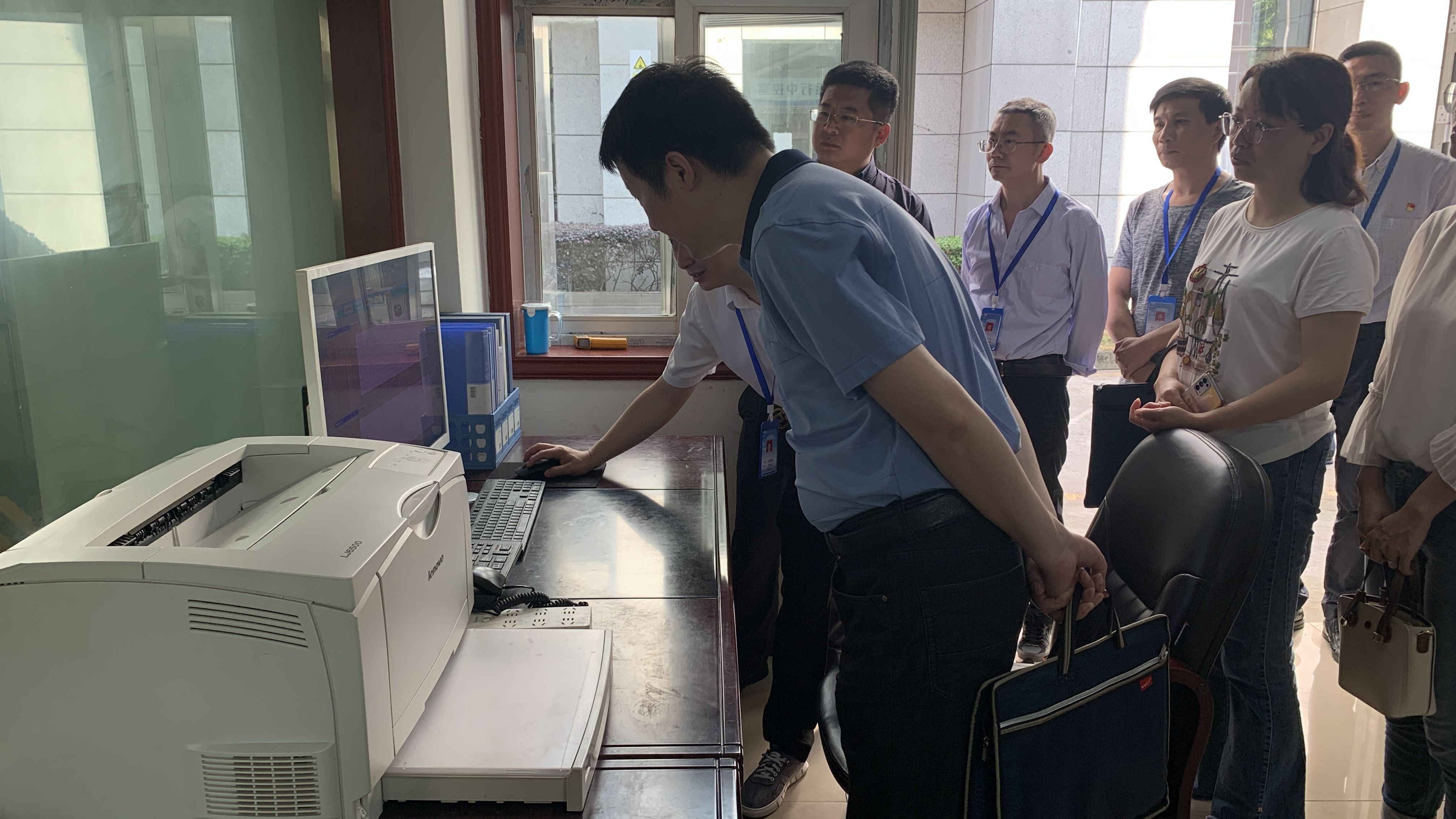 市公服集團黨委委員、監(jiān)事會主席周威帶隊調(diào)研清源水務(wù)公司